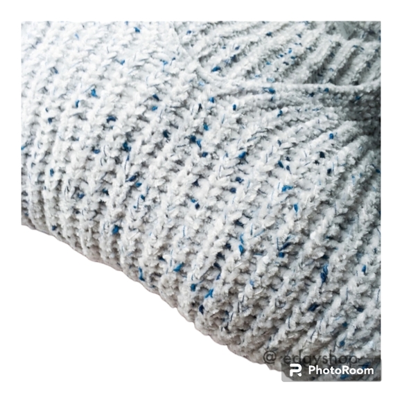 89th + Madison Soft Cozy V-Neck  Sweater - Picture 3 of 7